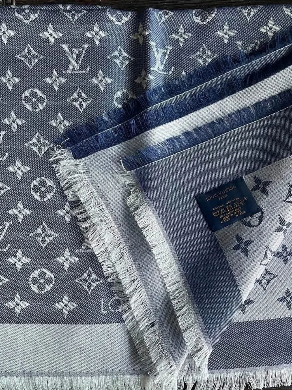 Louis Vuitton classic louis